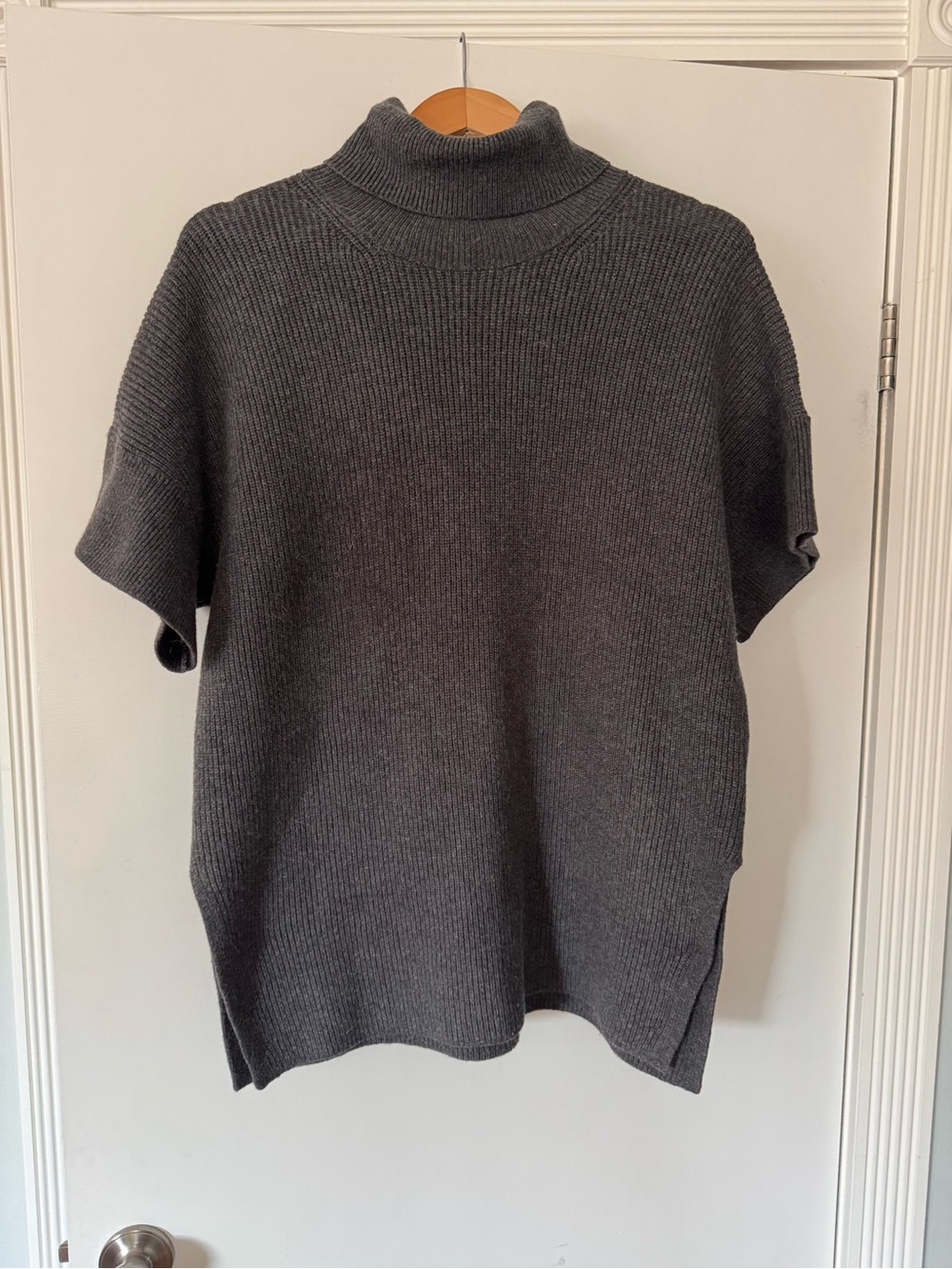 Grey Banana Republic Sweater - Size Large